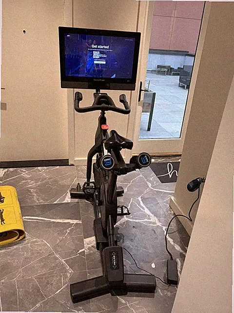 NordicTrack S27i Studio Cycle with 27" Rotating Smart HD Touchscreen Console